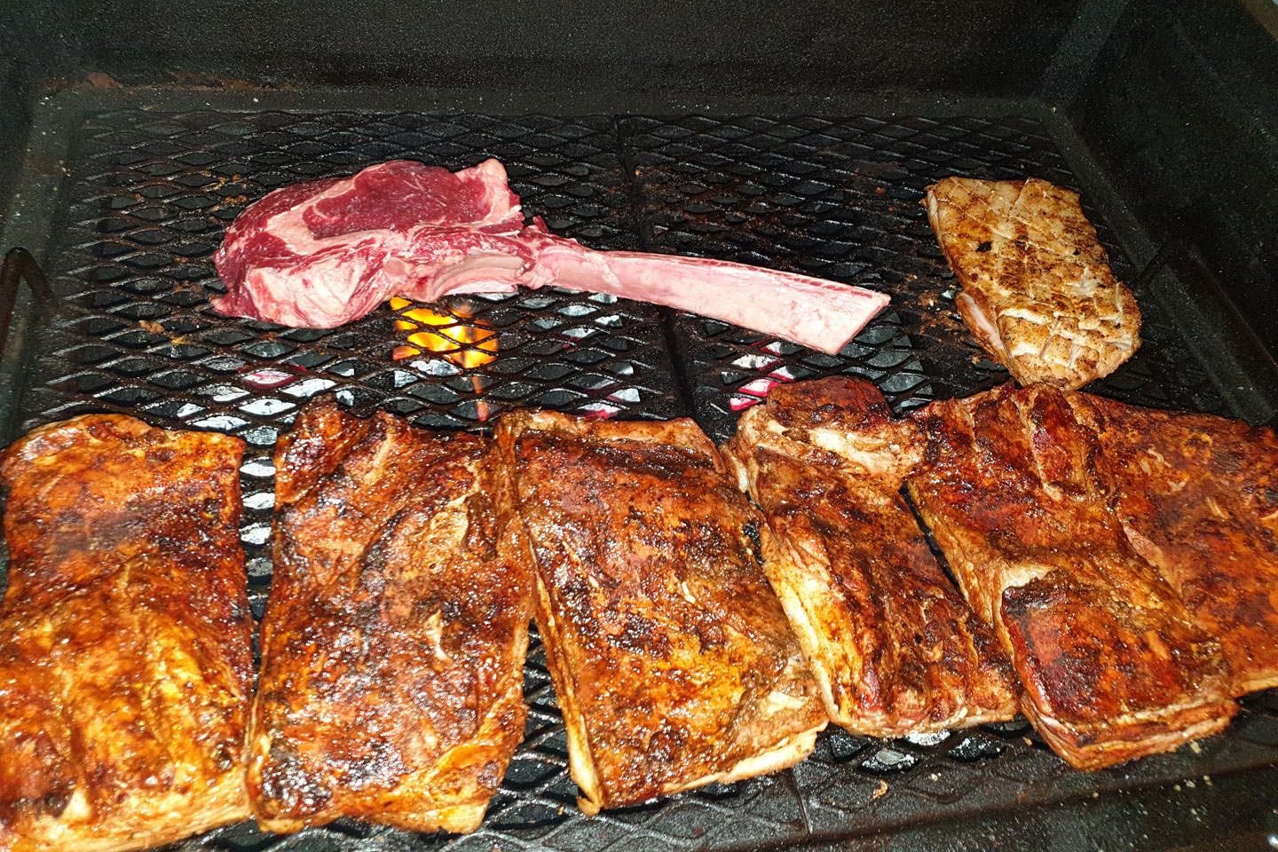 Eating out in Austria Mallnitz Pork belly Tomahawk Eating out in Austria Mallnitz Pork belly Tomahawk